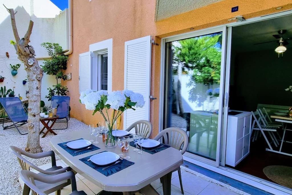 Le Marine Rez De Jardin Direct Plage Parking Prive Climatise Sete Exterior photo